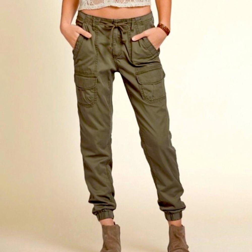 Hollister green cargo pants
